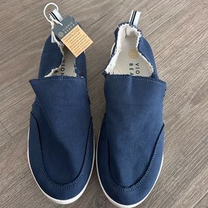 VIONIC BEACH FLATS